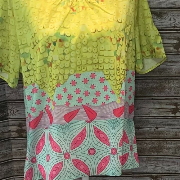 Bright & Bold Short Sleeve Top NWOT - Picture 2 of 5